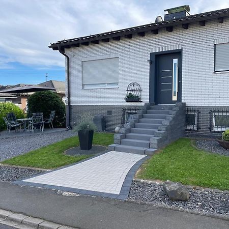 Ferienwohnung Steinstrass Naehe Nuerburgring Kelberg Bagian luar foto