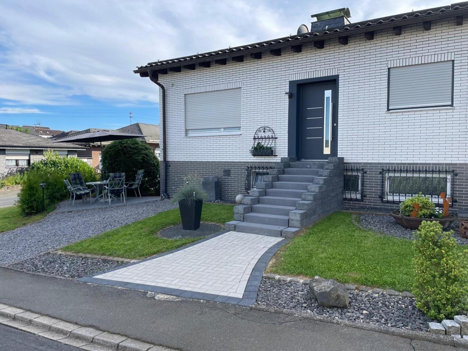 Ferienwohnung Steinstrass Naehe Nuerburgring Kelberg Bagian luar foto